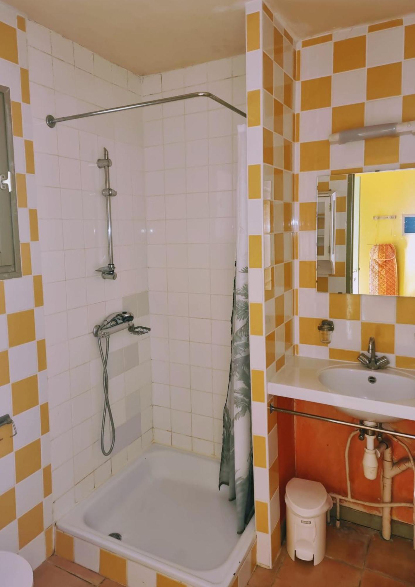 Pousterle De Sabran - Piscine & Hammamアパートメント 部屋 写真